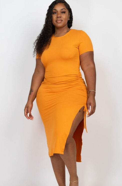 Plus size Ruched Short Sleeve Midi Dress