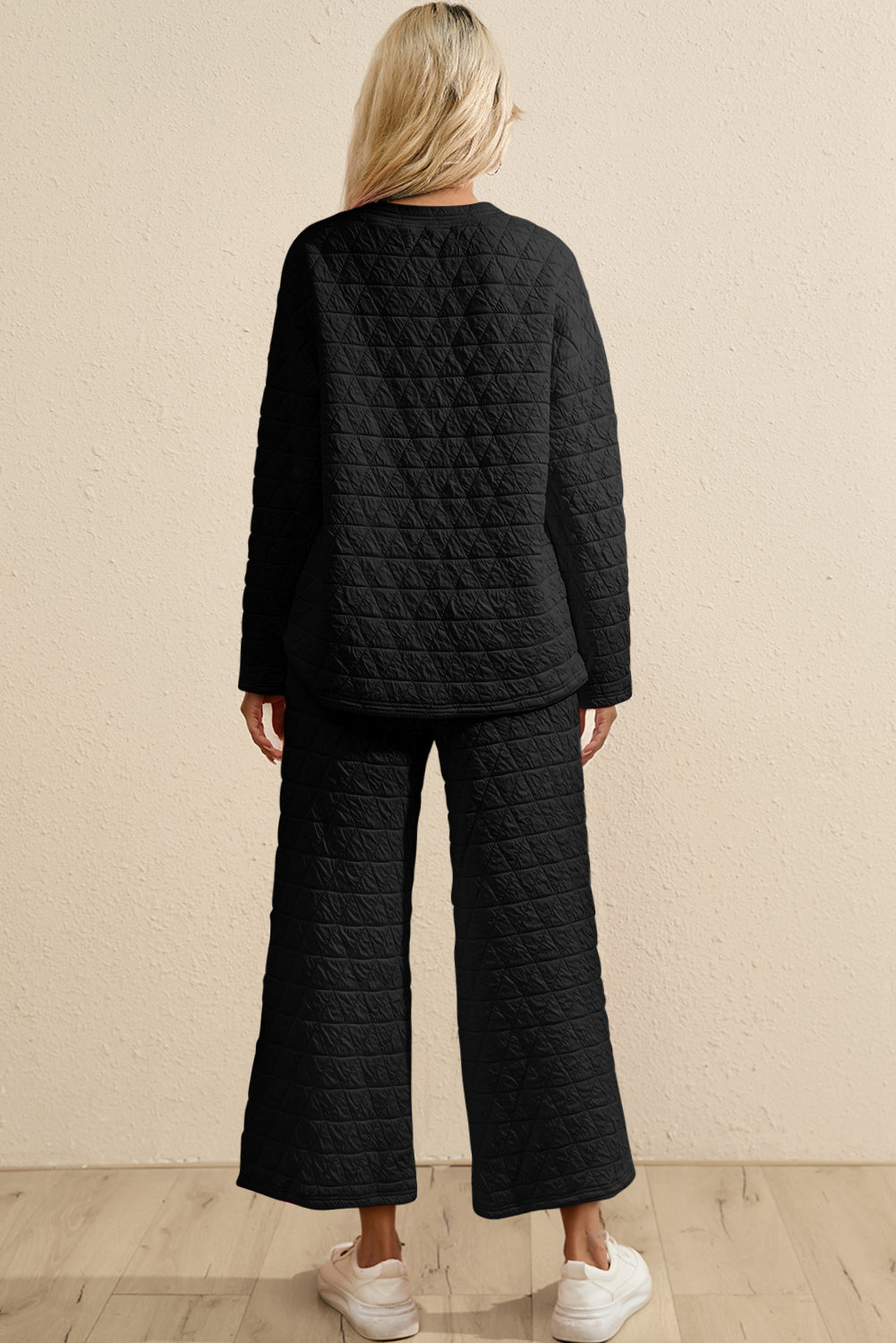 Black Solid Quilted Pullover and Pants Outfit